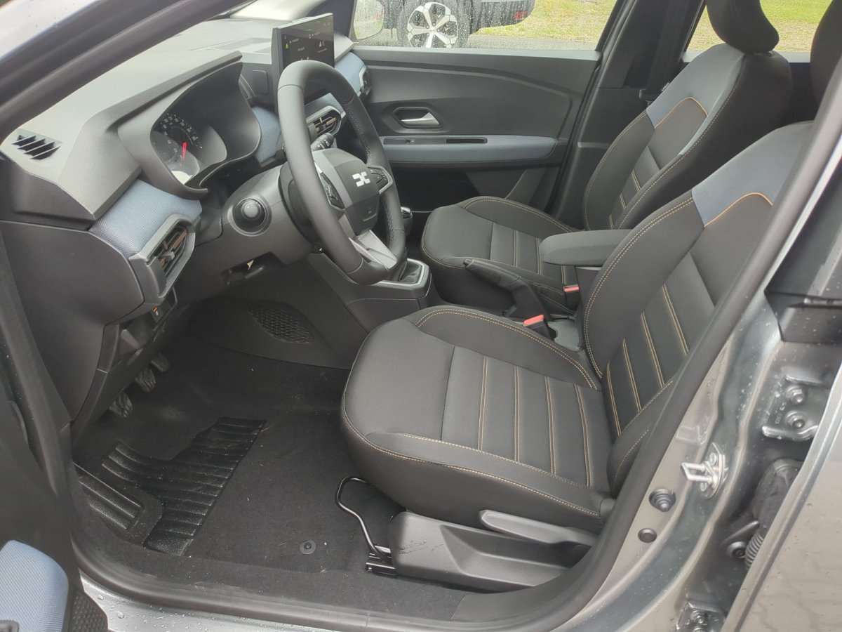 Fahrzeugbild eines Dacia Sandero