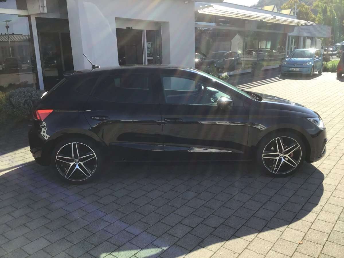 Fahrzeugbild eines SEAT Ibiza