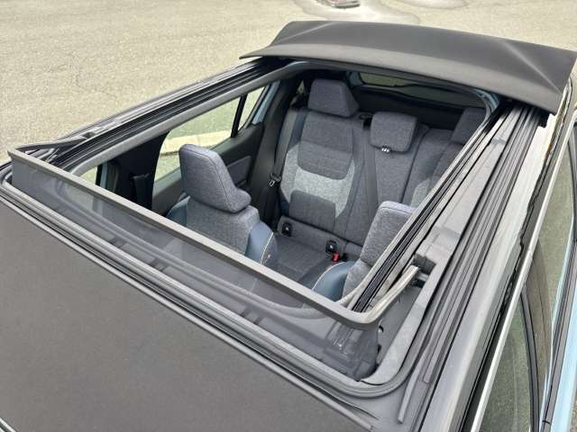 Fahrzeugbild eines Renault 4 E-TECH