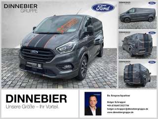 Schräge Frontansicht auf einen Ford Transit Custom , freigestellt