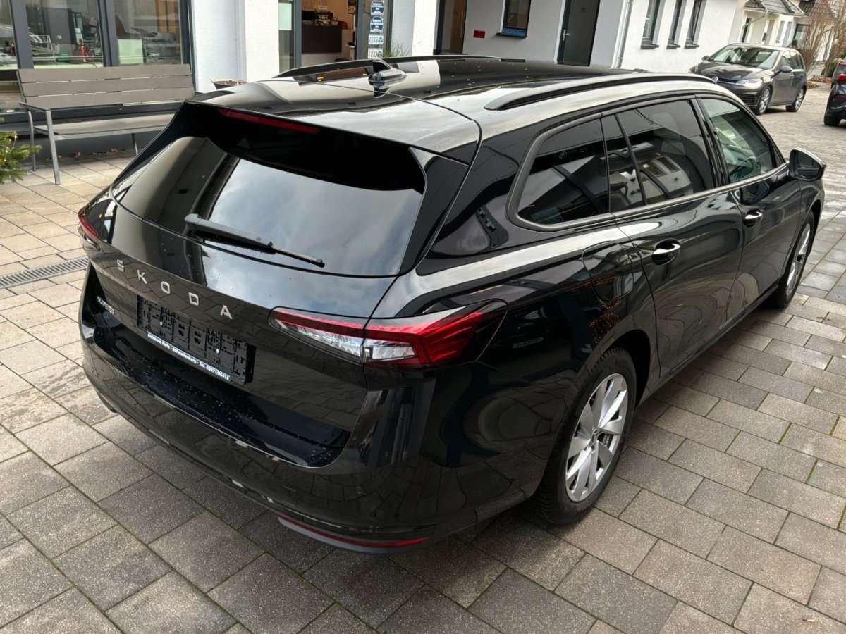 Fahrzeugbild eines Skoda Superb