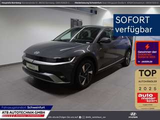 Schräge Frontansicht auf einen Hyundai IONIQ 5 , freigestellt