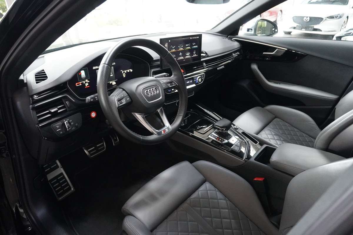 Fahrzeugbild eines Audi S4