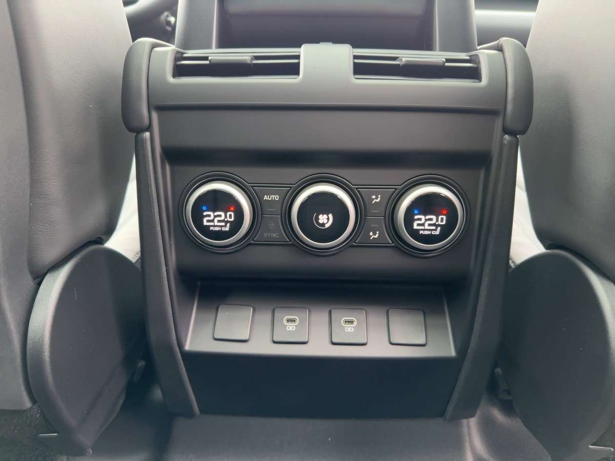 Fahrzeugbild eines Land Rover Defender