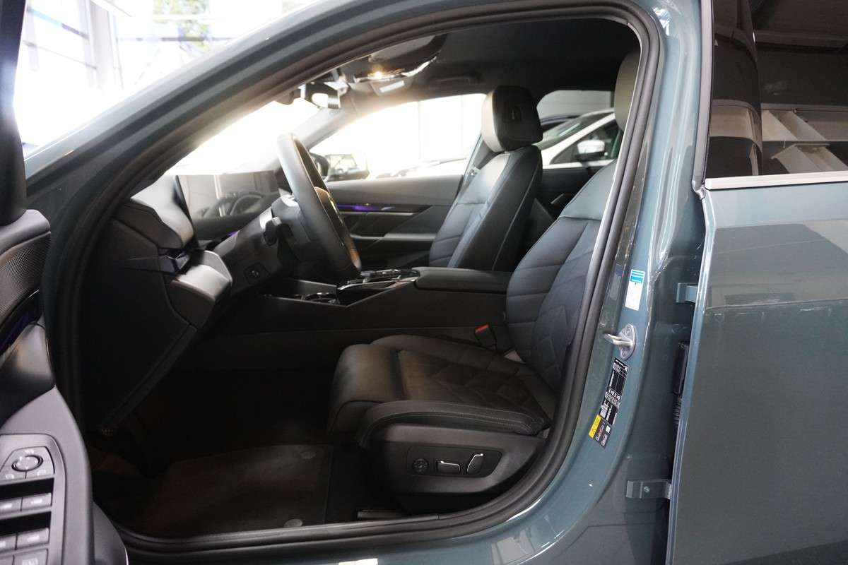 Fahrzeugbild eines BMW i5