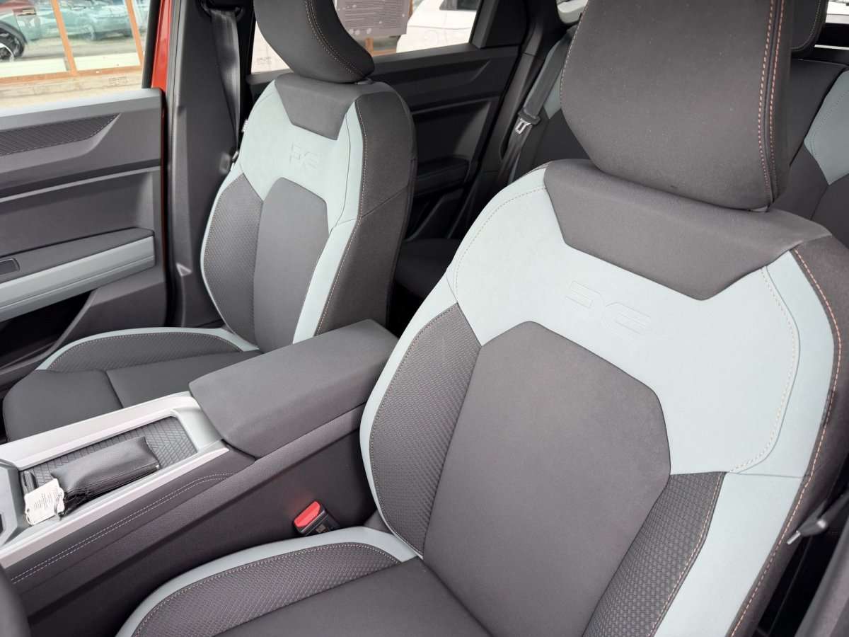 Fahrzeugbild eines Dacia Bigster
