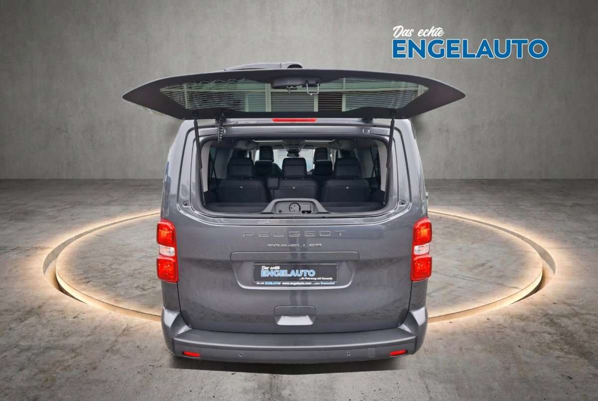 Fahrzeugbild eines Peugeot Traveller