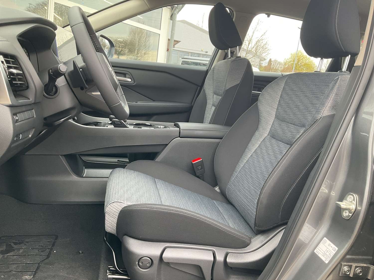 Fahrzeugbild eines Nissan X-TRAIL