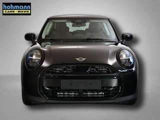 Schräge Frontansicht auf einen MINI COOPER , freigestellt