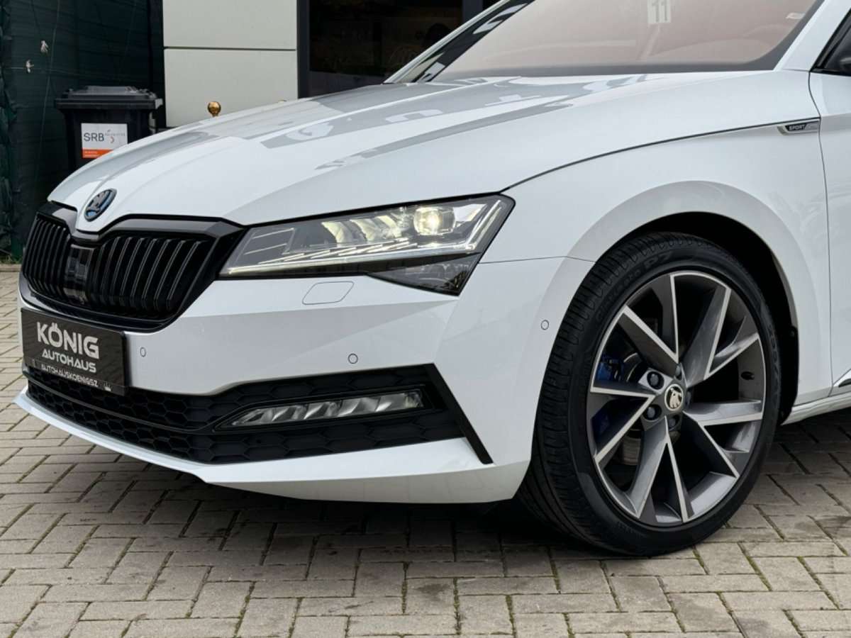Fahrzeugbild eines Skoda Superb