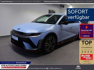 Schräge Frontansicht auf einen Hyundai IONIQ 5 , freigestellt