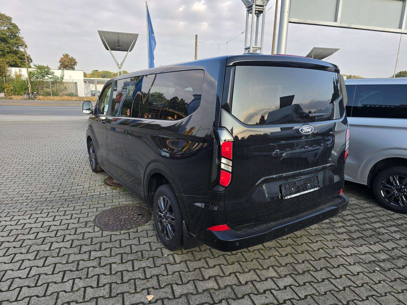 Fahrzeugbild eines Ford Tourneo Custom