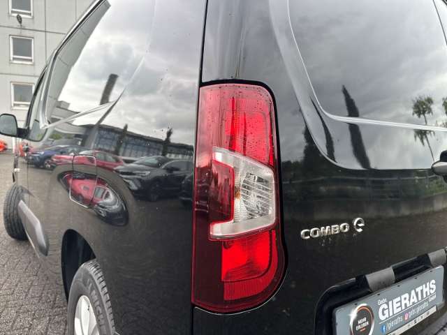 Fahrzeugbild eines Opel Combo Electric