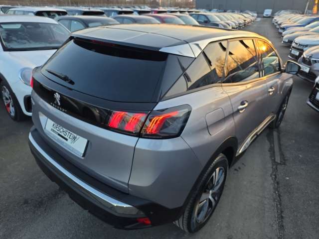 Fahrzeugbild eines Peugeot 3008