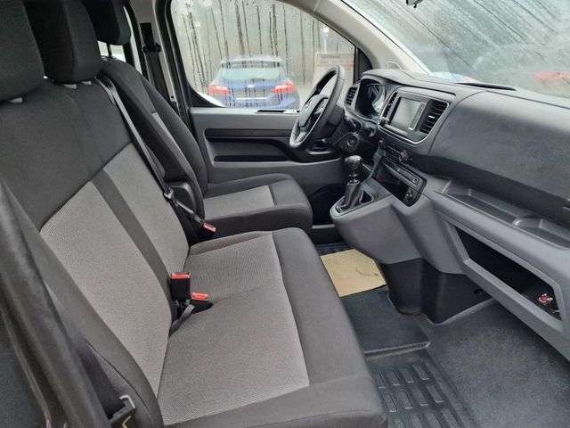 Fahrzeugbild eines Opel Vivaro