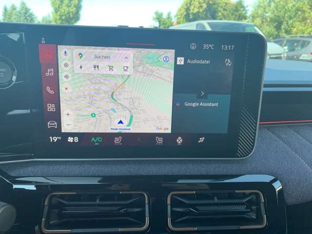 Fahrzeugbild eines Renault 4 E-TECH