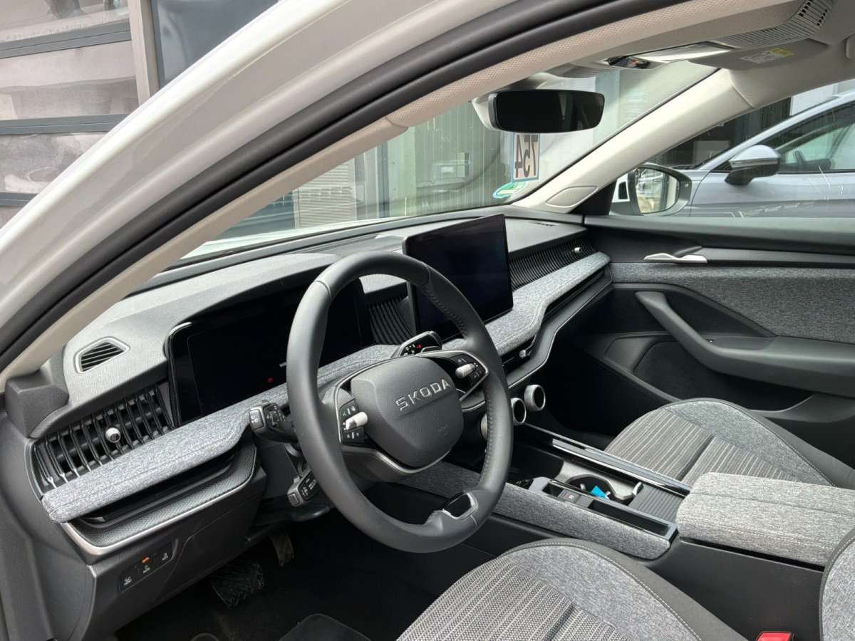 Fahrzeugbild eines Skoda Superb