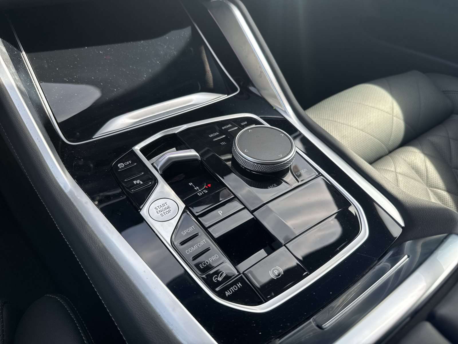 Fahrzeugbild eines BMW X6