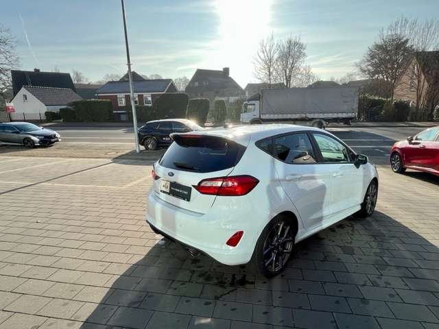 Fahrzeugbild eines Ford Fiesta