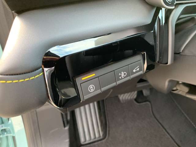 Fahrzeugbild eines Renault 4 E-TECH