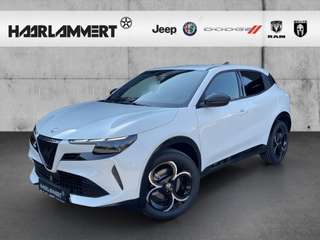 Schräge Frontansicht auf einen Alfa Romeo Junior , freigestellt