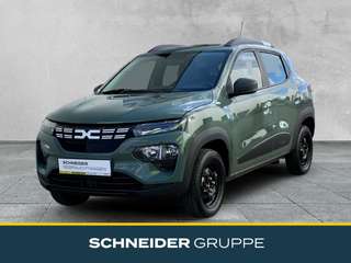 Schräge Frontansicht auf einen Dacia Spring , freigestellt