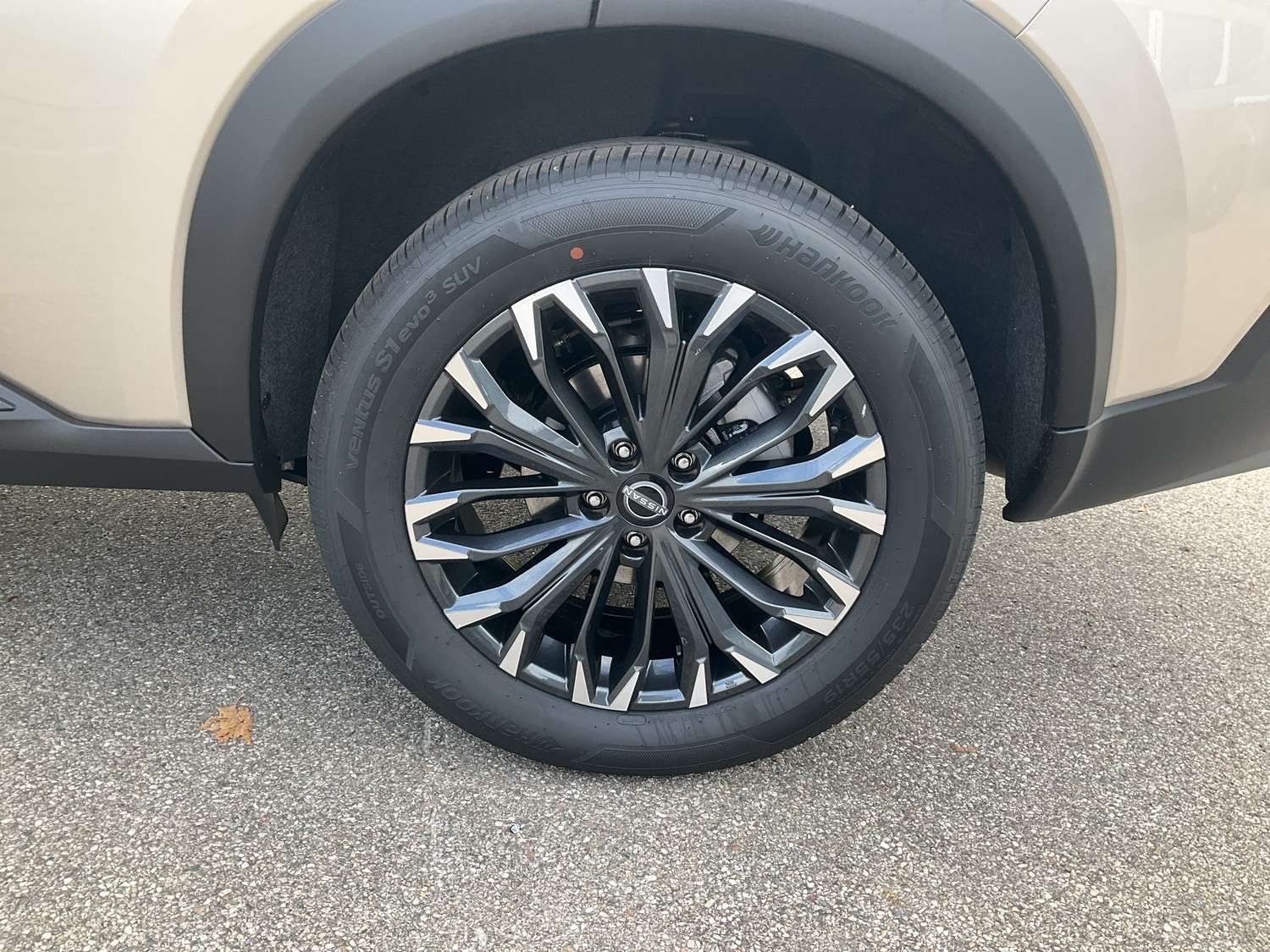 Fahrzeugbild eines Nissan X-TRAIL