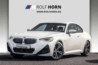 Schräge Frontansicht auf einen BMW 2er-Reihe , freigestellt