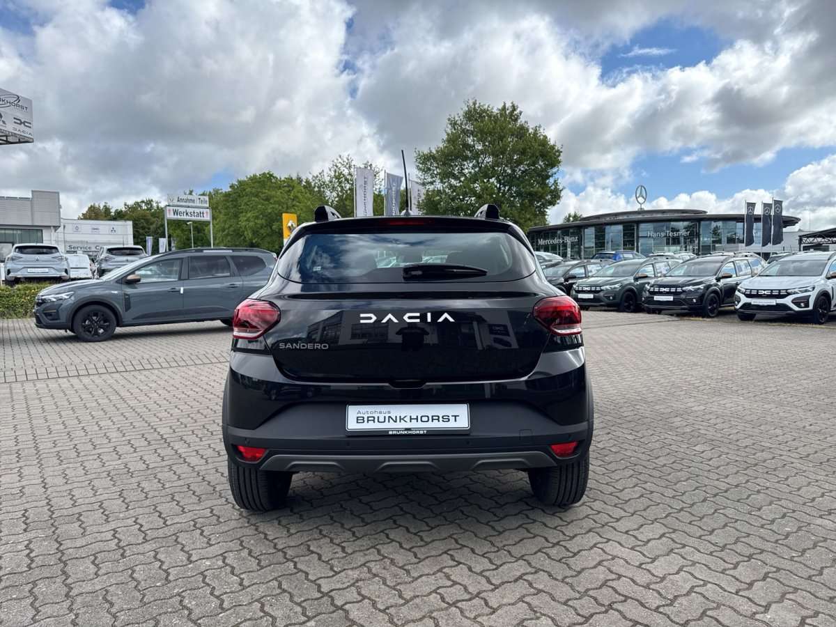 Fahrzeugbild eines Dacia Sandero