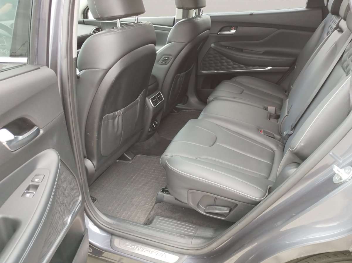 Fahrzeugbild eines Hyundai Santa Fe