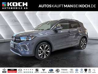 Schräge Frontansicht auf einen Volkswagen T-Cross , freigestellt