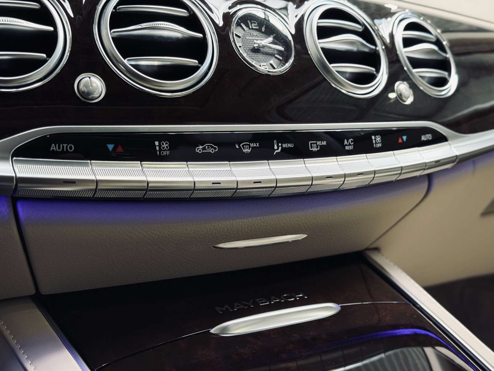 Fahrzeugbild eines Mercedes-Benz S-Klasse