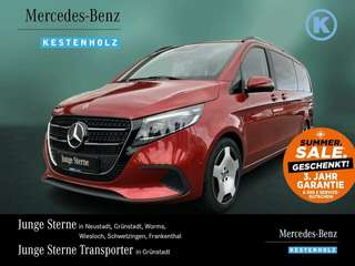 Schräge Frontansicht auf einen Mercedes-Benz V-Klasse , freigestellt