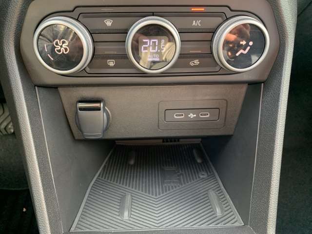 Fahrzeugbild eines Dacia Jogger