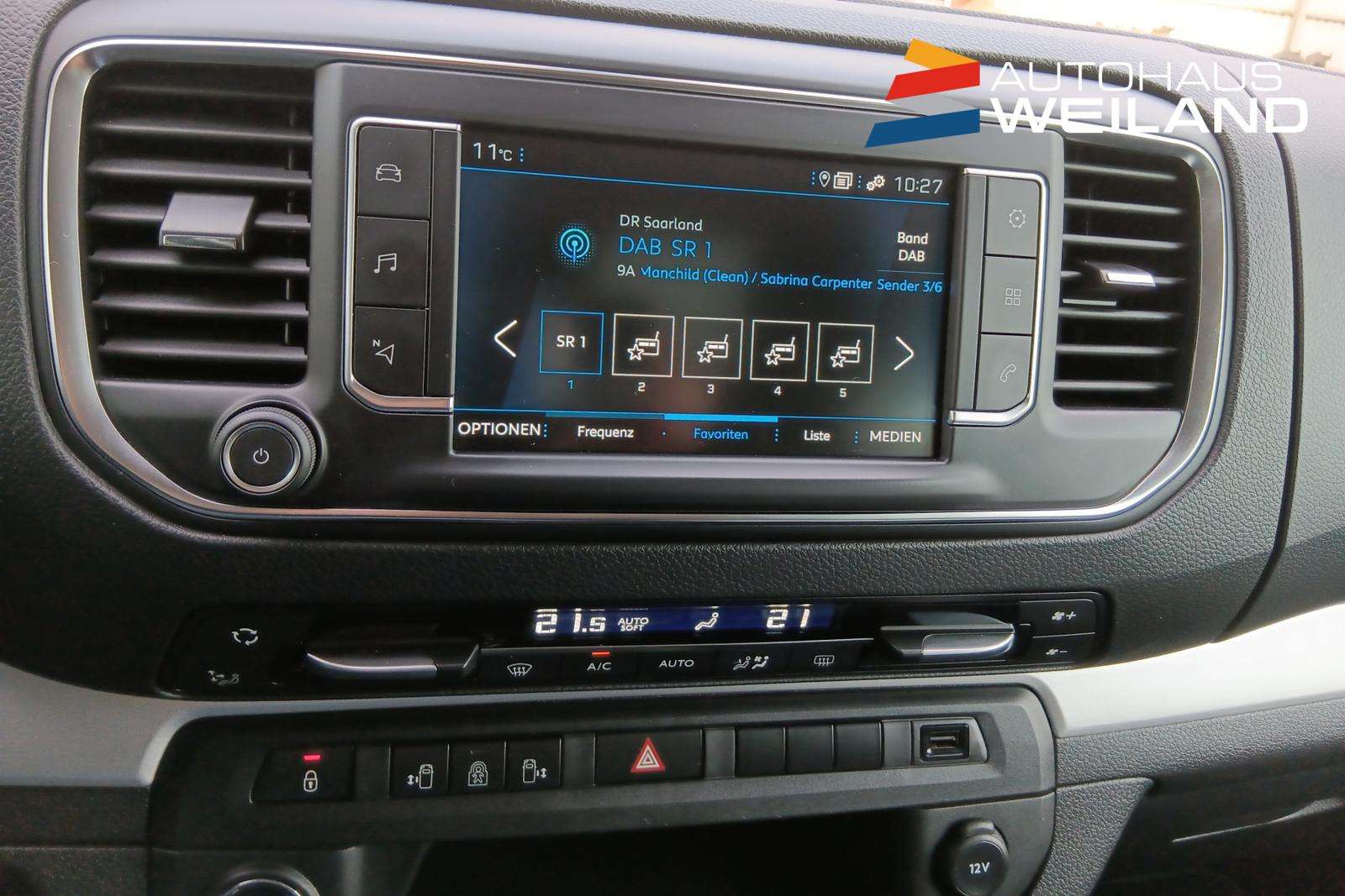 Fahrzeugbild eines Peugeot Traveller