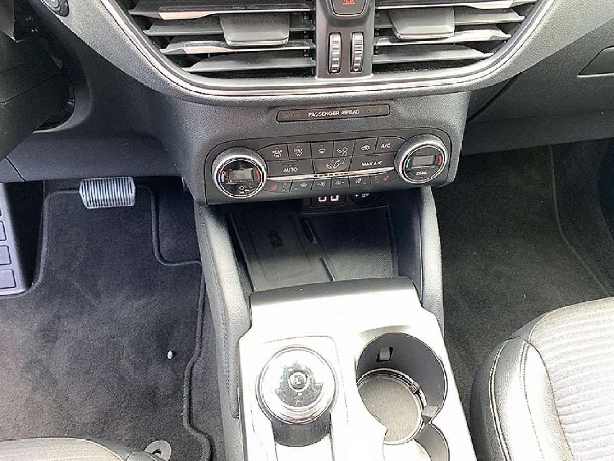 Fahrzeugbild eines Ford Kuga