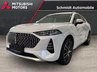 Schräge Frontansicht auf einen GWM Wey 05 , freigestellt