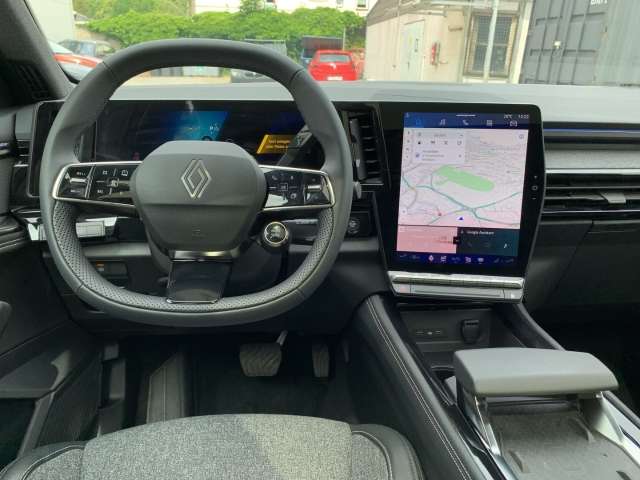 Fahrzeugbild eines Renault Rafale