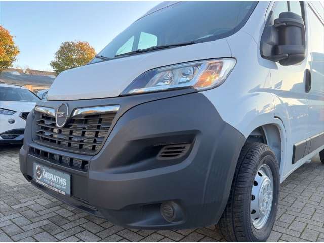 Fahrzeugbild eines Opel Movano
