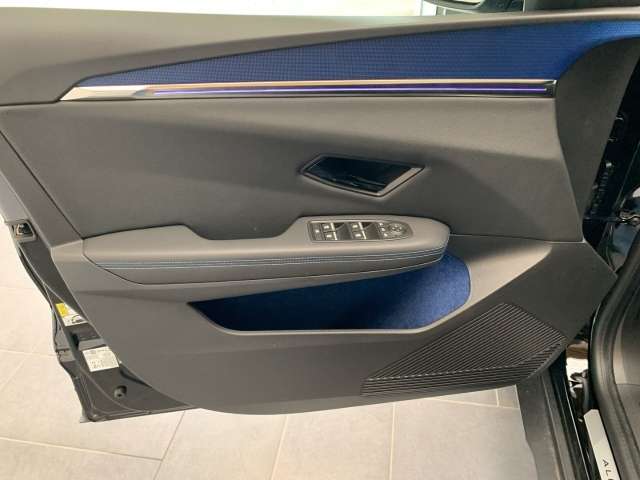 Fahrzeugbild eines Renault Scenic E-TECH