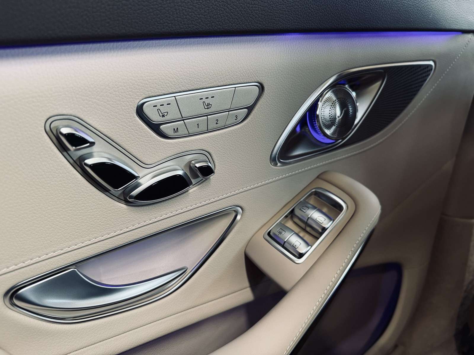 Fahrzeugbild eines Mercedes-Benz S-Klasse