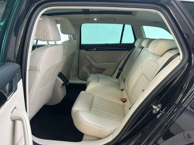 Fahrzeugbild eines Skoda Superb