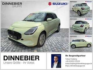 Schräge Frontansicht auf einen Suzuki Swift , freigestellt
