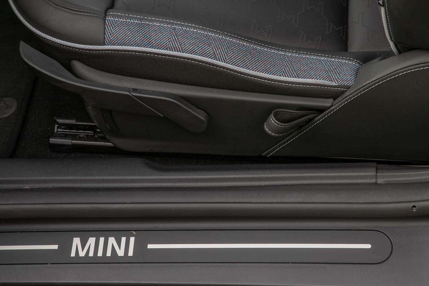 Fahrzeugbild eines MINI COOPER SE