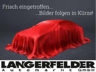 Schräge Frontansicht auf einen Hyundai i10 , freigestellt