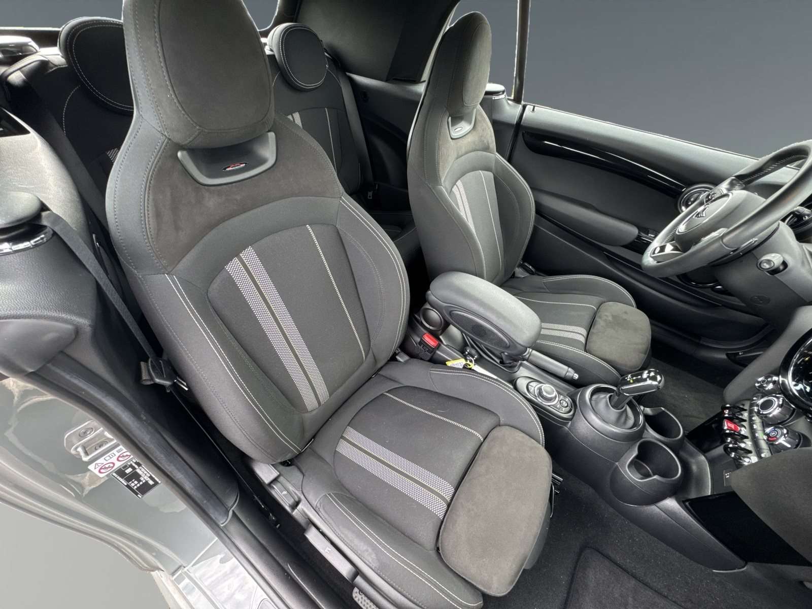 Fahrzeugbild eines MINI MINI