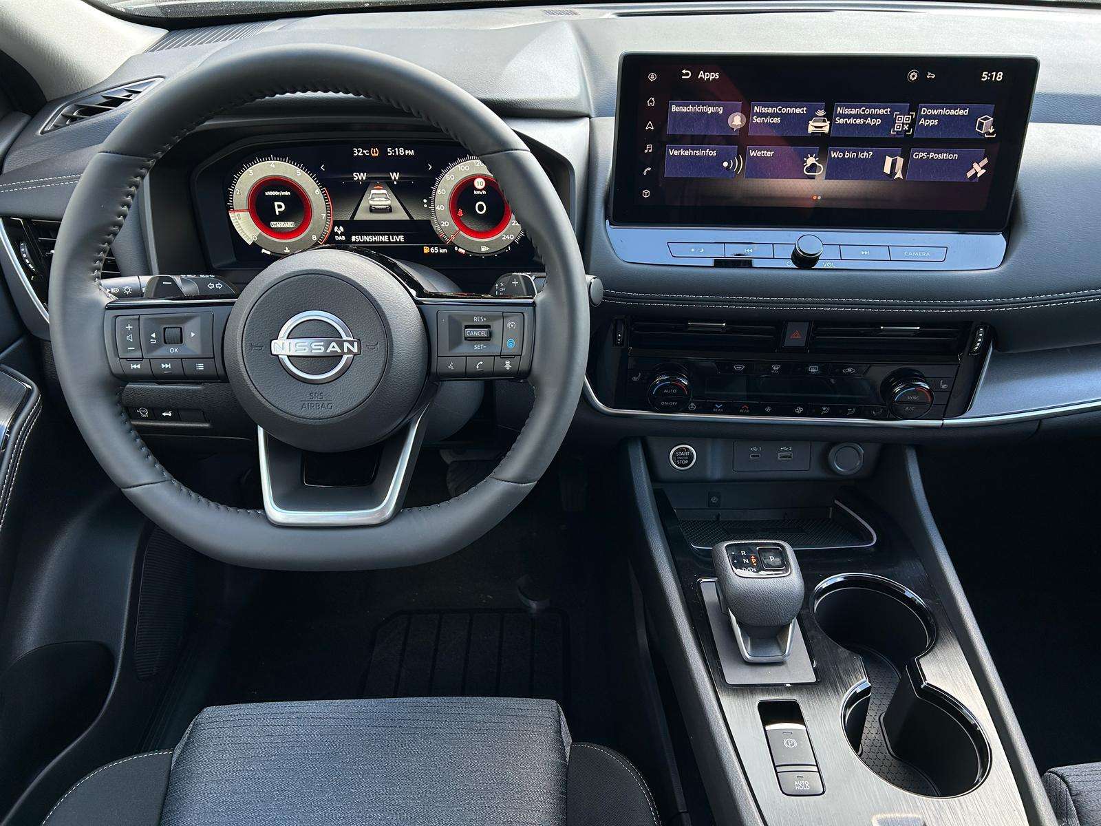Fahrzeugbild eines Nissan X-TRAIL