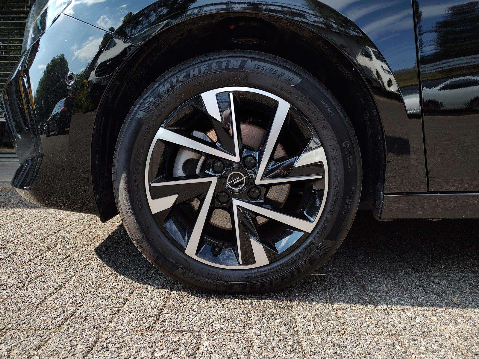 Fahrzeugbild eines Opel Corsa
