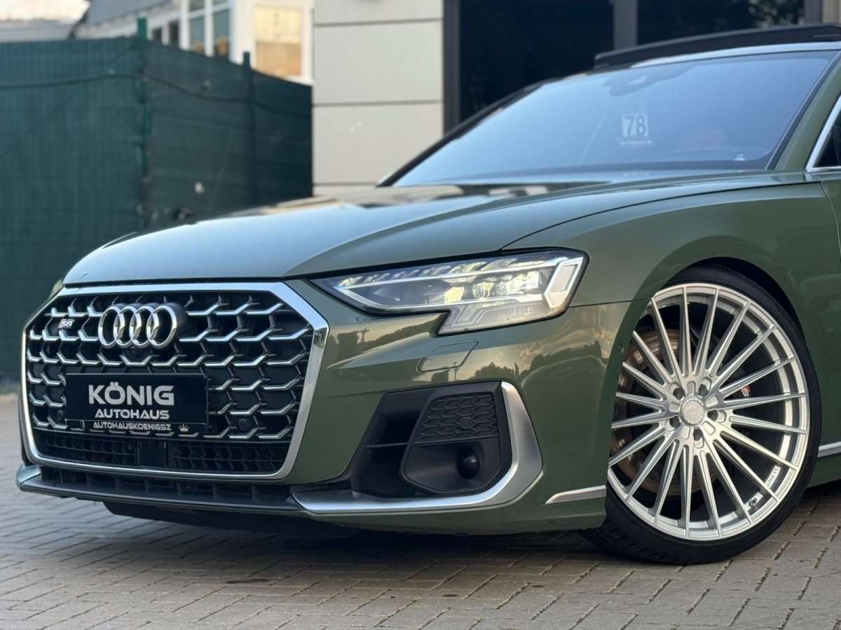 Fahrzeugbild eines Audi S8