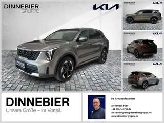 Schräge Frontansicht auf einen Kia Sorento , freigestellt